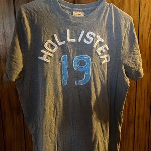 Hollister t shirt